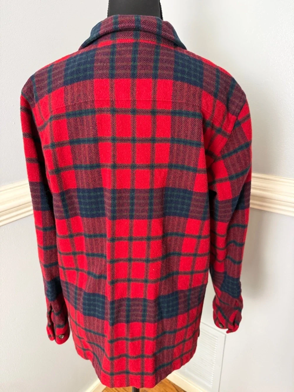 Vintage Ralph Lauren Red and Navy Plaid Zip-Front . 100% lambswool. Very nice - Picture 4 of 7